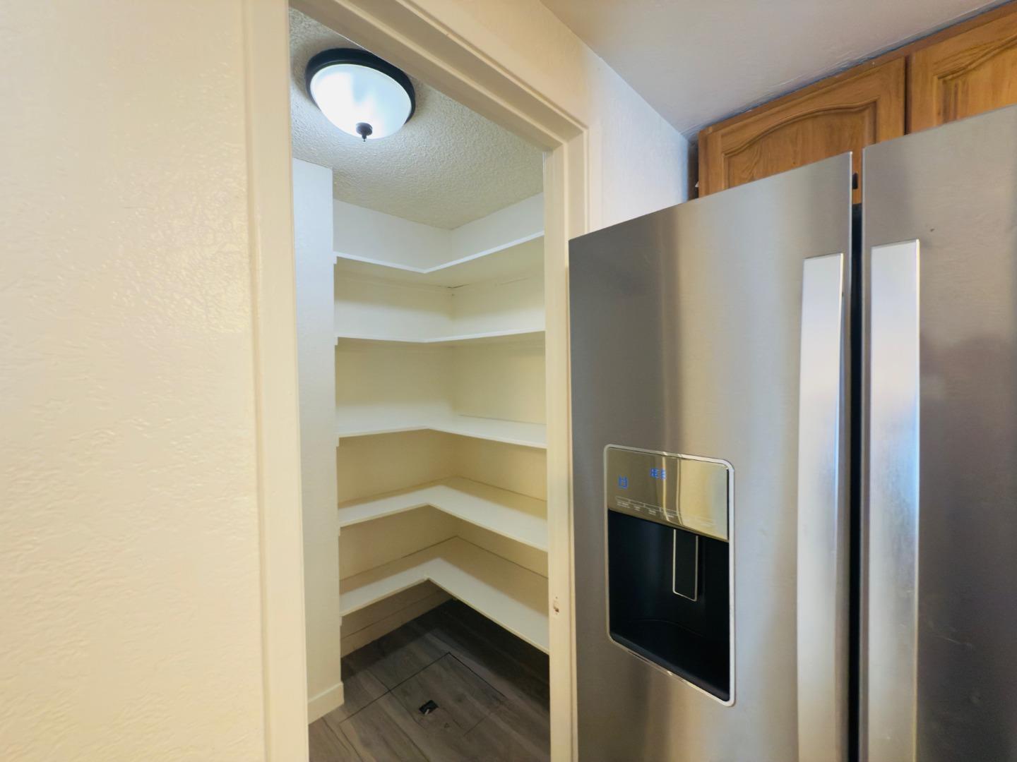 Detail Gallery Image 7 of 20 For 631 Foster Ct #3,  Hayward,  CA 94544 - 3 Beds | 1/1 Baths