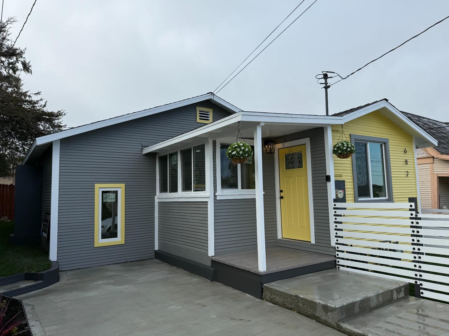 Detail Gallery Image 2 of 39 For 684 David Ave, Monterey,  CA 93940 - 4 Beds | 2 Baths