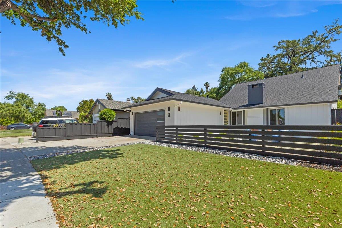 Detail Gallery Image 4 of 56 For 6286 Lean Ave, San Jose,  CA 95123 - 4 Beds | 2 Baths