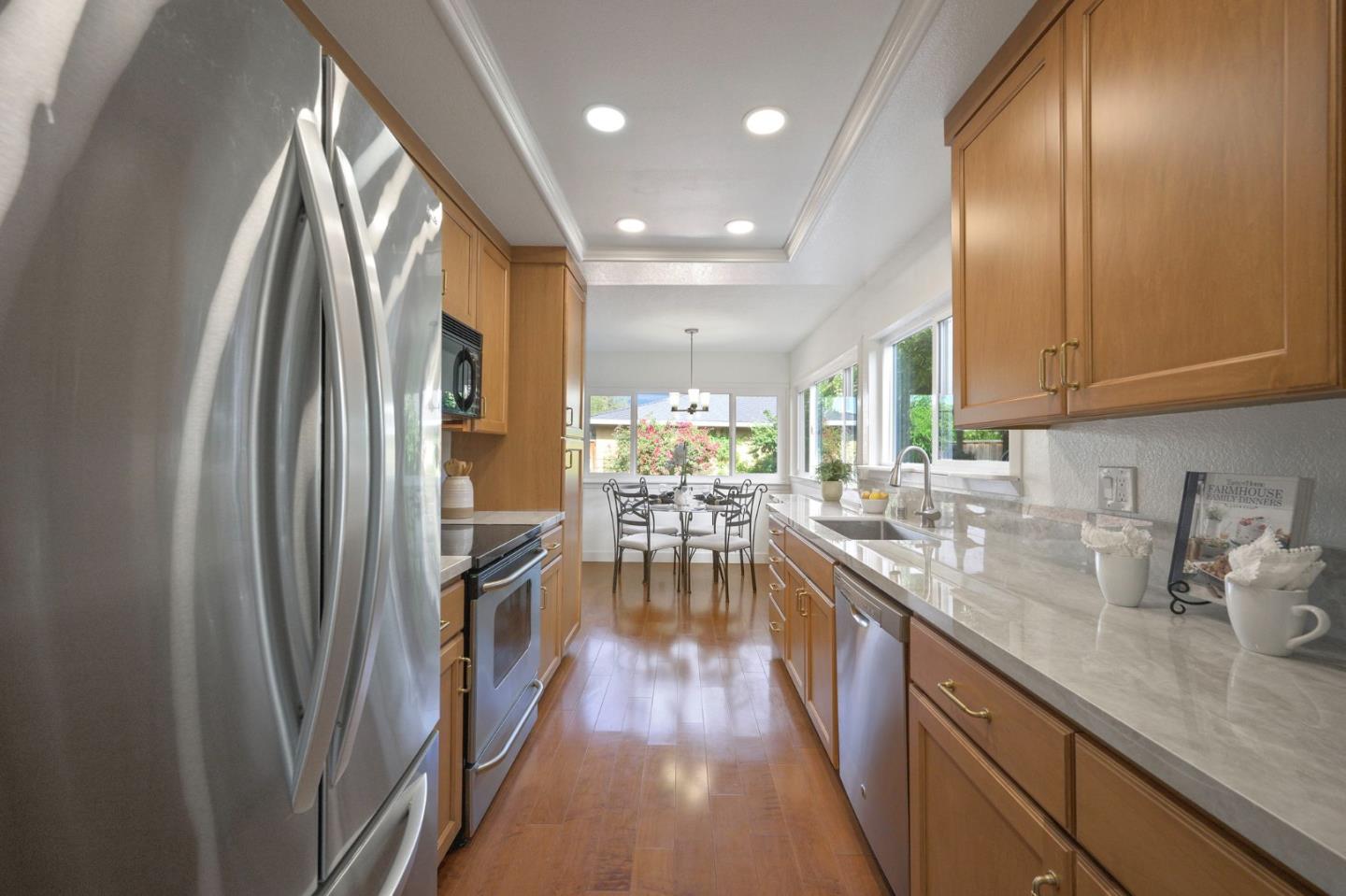 Detail Gallery Image 9 of 36 For 221 Drakes Bay Ave, Los Gatos,  CA 95032 - 3 Beds | 2 Baths