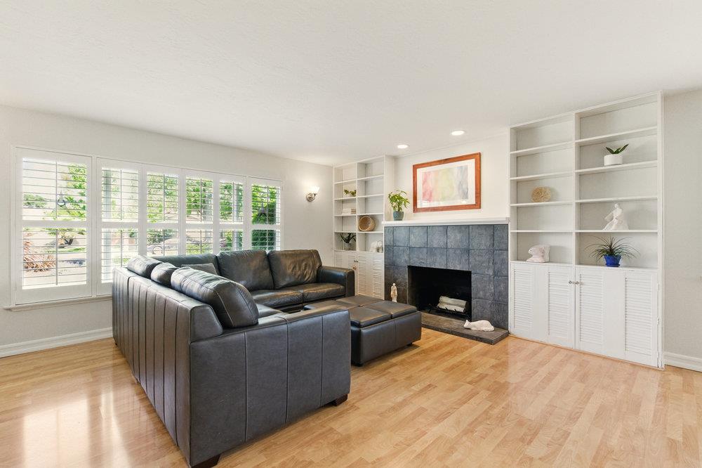 Detail Gallery Image 12 of 51 For 843 S Genevieve Ln, San Jose,  CA 95128 - 3 Beds | 2 Baths
