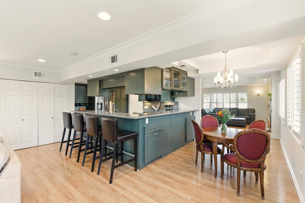 Detail Gallery Image 13 of 51 For 843 S Genevieve Ln, San Jose,  CA 95128 - 3 Beds | 2 Baths
