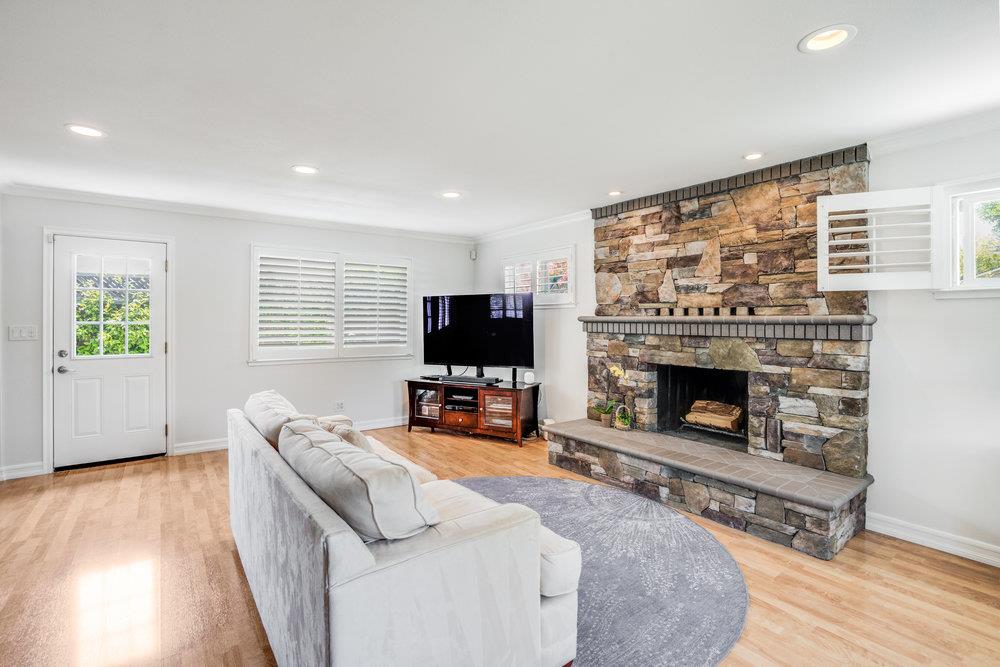 Detail Gallery Image 17 of 51 For 843 S Genevieve Ln, San Jose,  CA 95128 - 3 Beds | 2 Baths