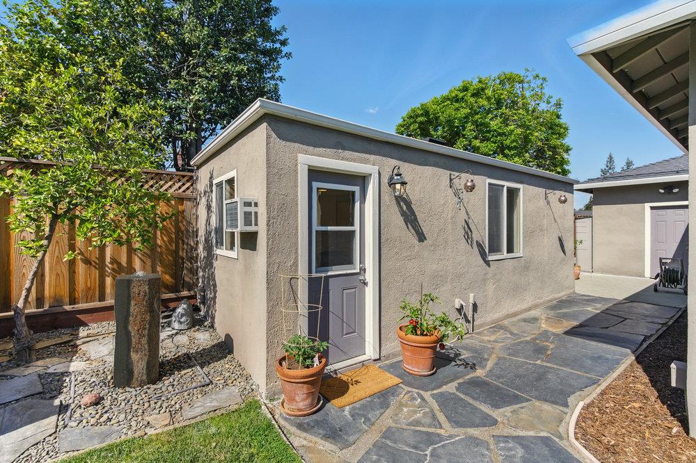 Detail Gallery Image 32 of 51 For 843 S Genevieve Ln, San Jose,  CA 95128 - 3 Beds | 2 Baths