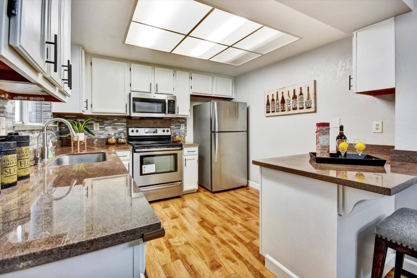 Detail Gallery Image 10 of 37 For 1086 Summerplace Dr, San Jose,  CA 95122 - 2 Beds | 2 Baths