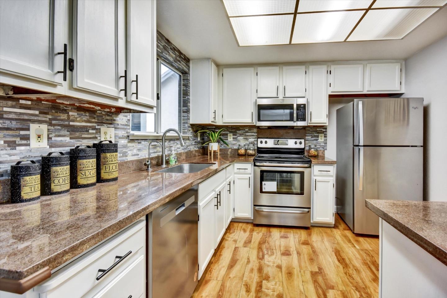 Detail Gallery Image 11 of 37 For 1086 Summerplace Dr, San Jose,  CA 95122 - 2 Beds | 2 Baths