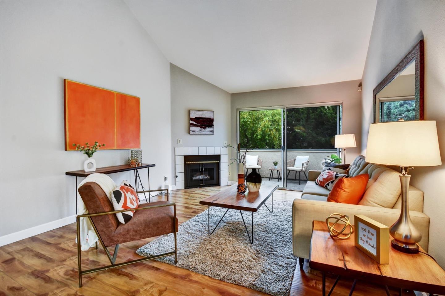 Detail Gallery Image 2 of 37 For 1086 Summerplace Dr, San Jose,  CA 95122 - 2 Beds | 2 Baths
