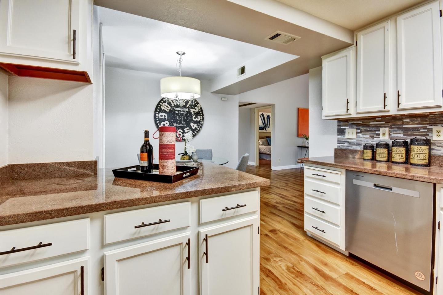 Detail Gallery Image 9 of 37 For 1086 Summerplace Dr, San Jose,  CA 95122 - 2 Beds | 2 Baths