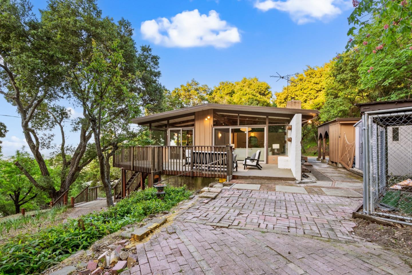 Detail Gallery Image 64 of 67 For 100 Twelve Oaks Rd, Los Gatos,  CA 95032 - 3 Beds | 2 Baths