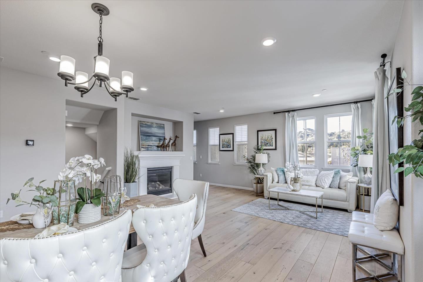 Detail Gallery Image 12 of 33 For 18018 Monterey St, Morgan Hill,  CA 95037 - 4 Beds | 3/1 Baths