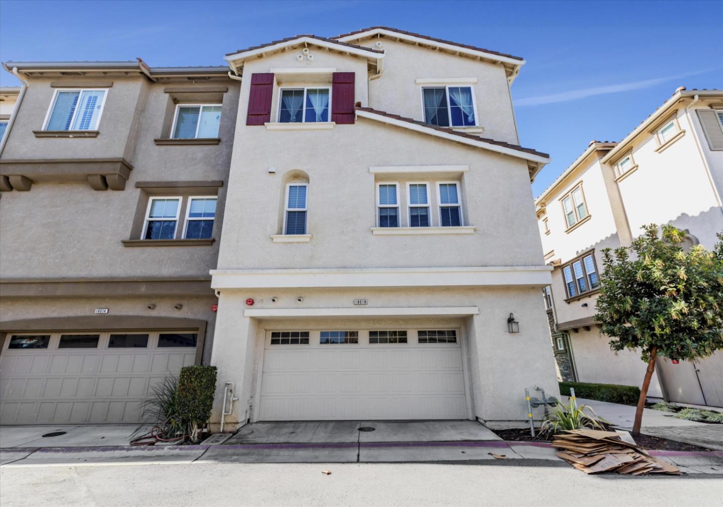 Detail Gallery Image 2 of 33 For 18018 Monterey St, Morgan Hill,  CA 95037 - 4 Beds | 3/1 Baths
