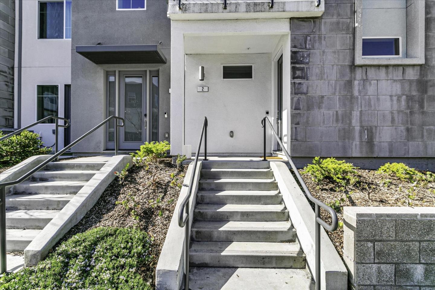 Detail Gallery Image 2 of 32 For 202 Agustin Narvaez St #2,  San Jose,  CA 95136 - 2 Beds | 2 Baths