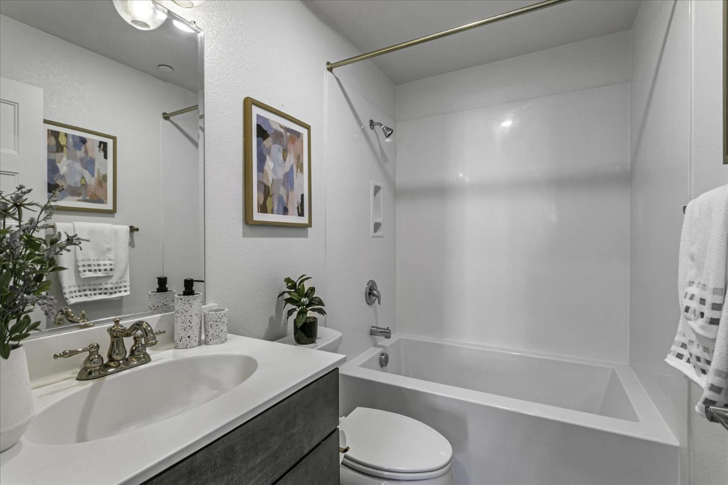 Detail Gallery Image 27 of 32 For 202 Agustin Narvaez St #2,  San Jose,  CA 95136 - 2 Beds | 2 Baths
