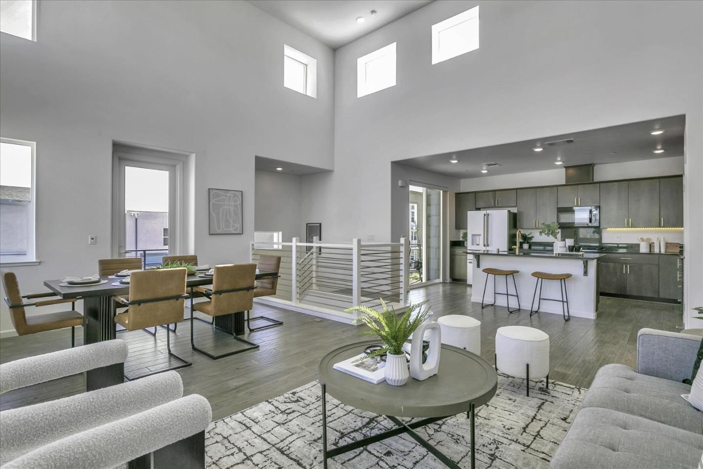 Detail Gallery Image 5 of 32 For 202 Agustin Narvaez St #2,  San Jose,  CA 95136 - 2 Beds | 2 Baths