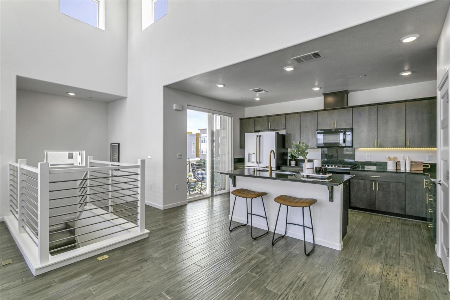 Detail Gallery Image 8 of 32 For 202 Agustin Narvaez St #2,  San Jose,  CA 95136 - 2 Beds | 2 Baths