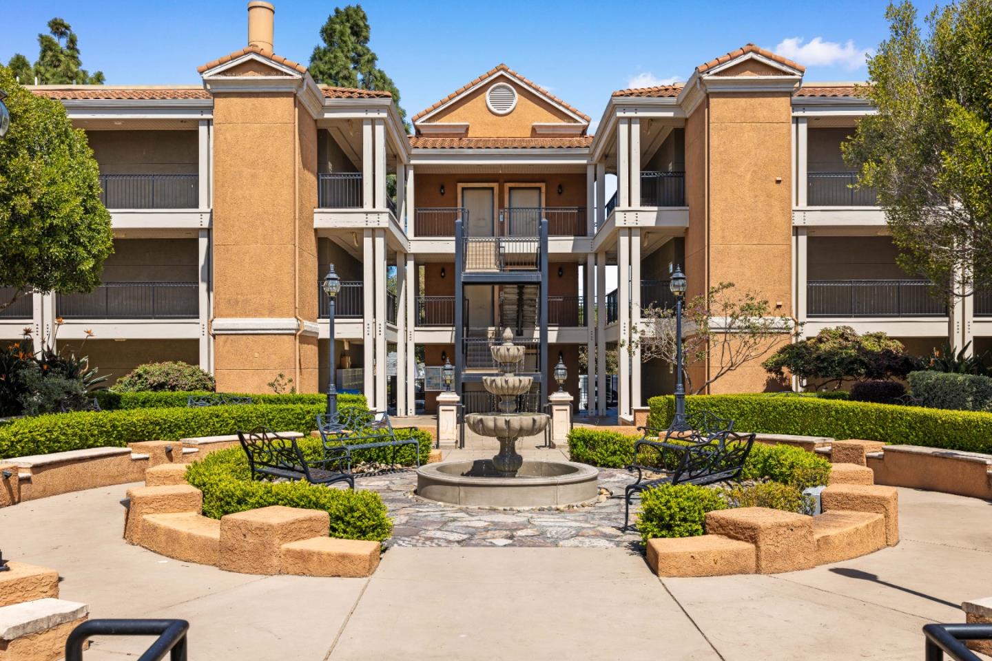 Detail Gallery Image 2 of 31 For 401 S Norfolk St #117,  San Mateo,  CA 94401 - 2 Beds | 2 Baths