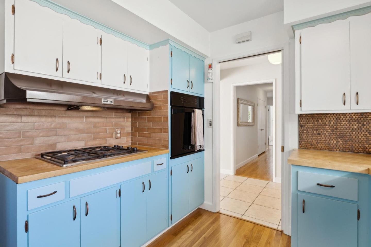 Detail Gallery Image 10 of 25 For 18836 Westview Dr, Saratoga,  CA 95070 - 4 Beds | 2/1 Baths