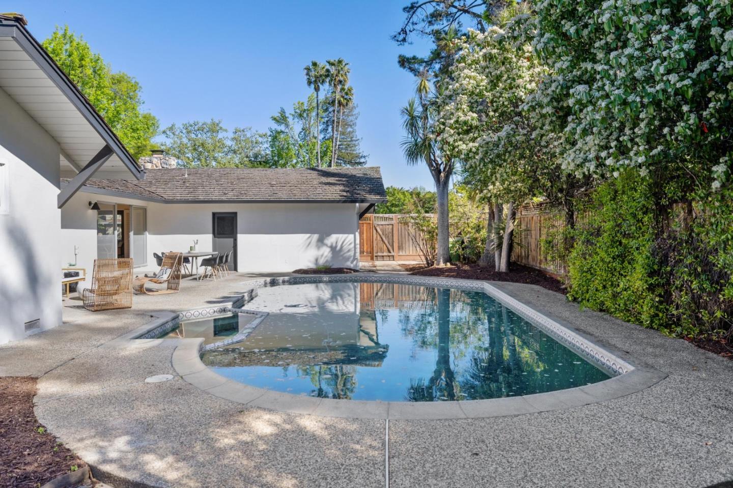 Detail Gallery Image 23 of 25 For 18836 Westview Dr, Saratoga,  CA 95070 - 4 Beds | 2/1 Baths