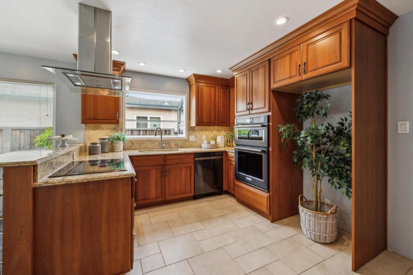 Detail Gallery Image 33 of 80 For 858 Chrysopolis Dr, Foster City,  CA 94404 - 3 Beds | 2 Baths