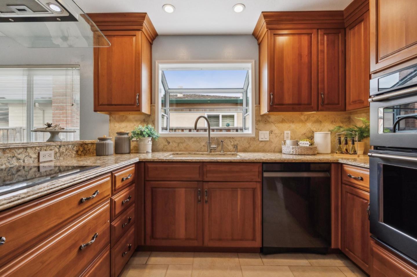 Detail Gallery Image 35 of 80 For 858 Chrysopolis Dr, Foster City,  CA 94404 - 3 Beds | 2 Baths