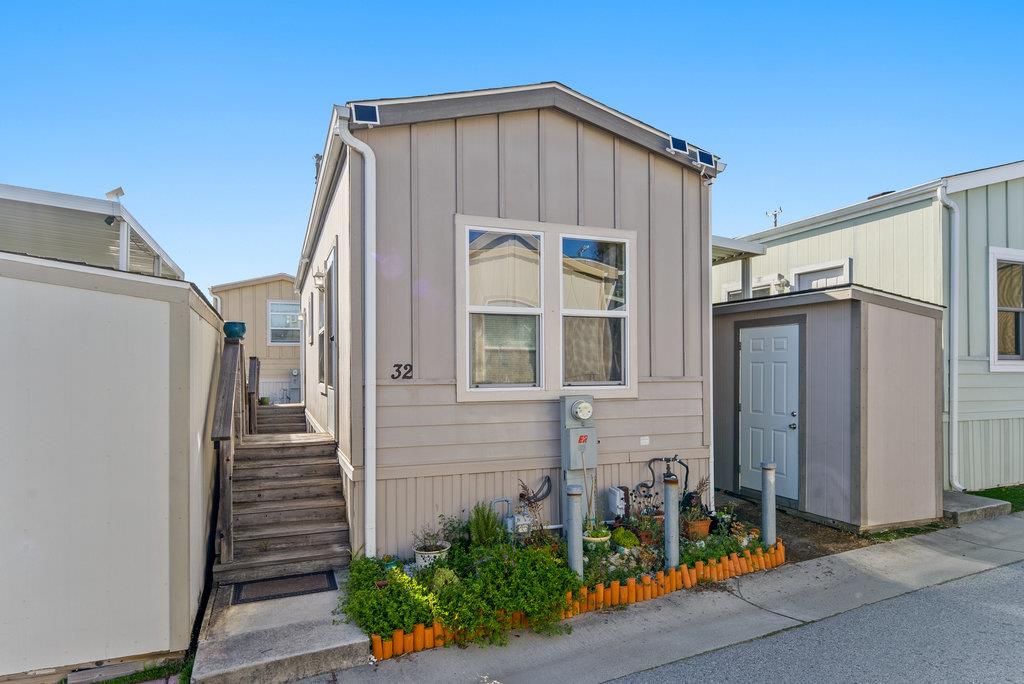 Detail Gallery Image 1 of 11 For 1730 Commercial #32,  Santa Cruz,  CA 95065 - 1 Beds | 1 Baths