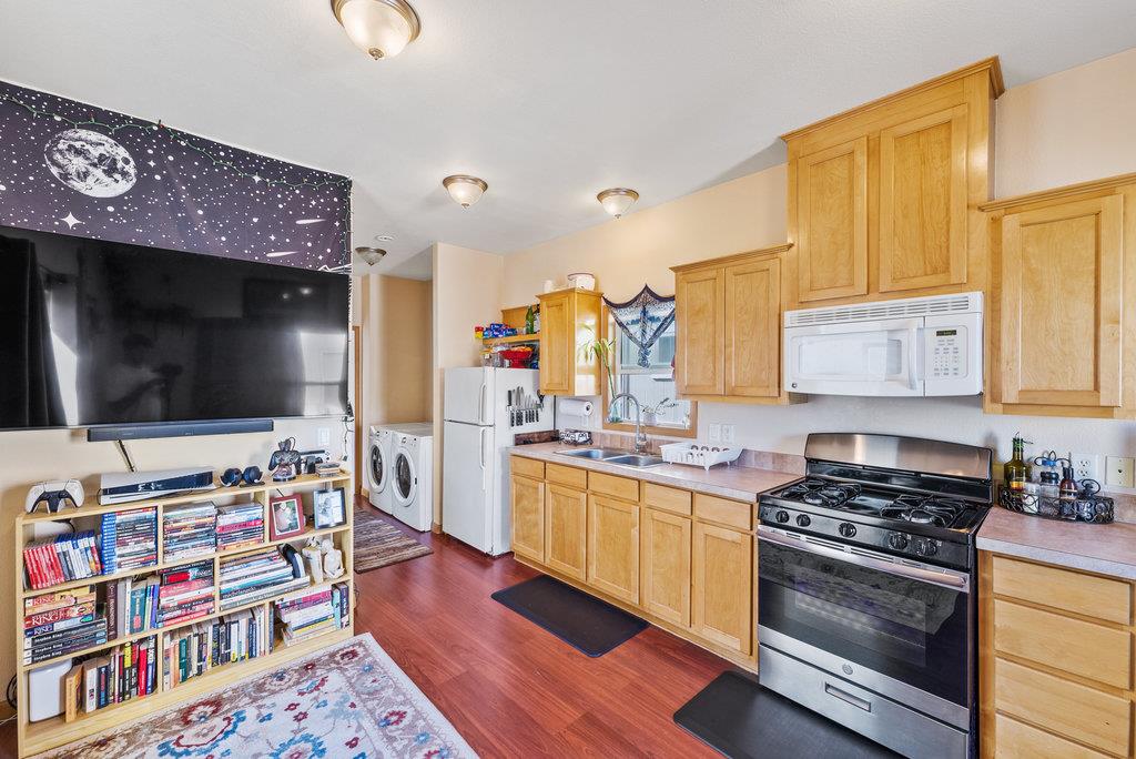 Detail Gallery Image 3 of 11 For 1730 Commercial #32,  Santa Cruz,  CA 95065 - 1 Beds | 1 Baths