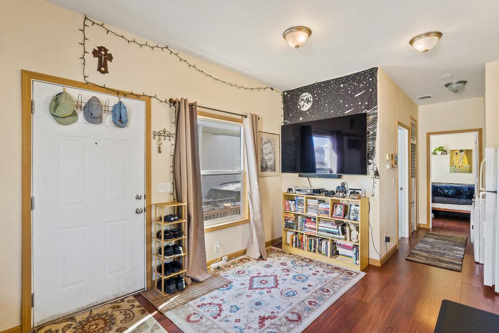 Detail Gallery Image 5 of 11 For 1730 Commercial #32,  Santa Cruz,  CA 95065 - 1 Beds | 1 Baths