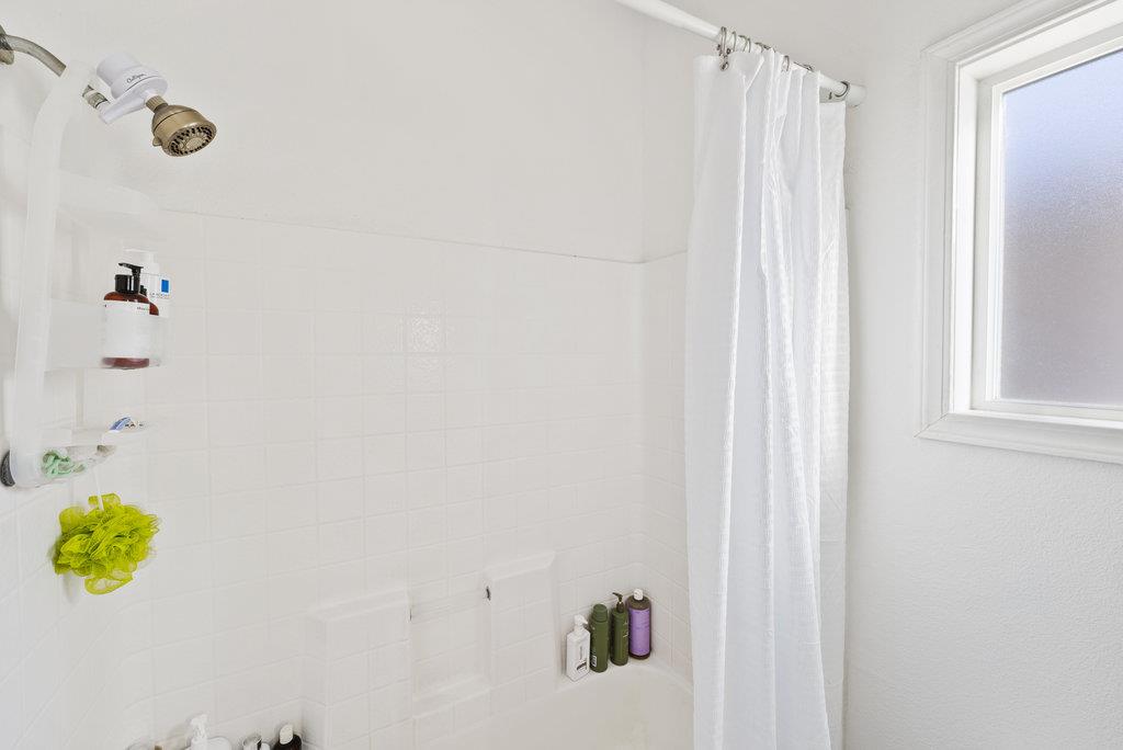 Detail Gallery Image 9 of 11 For 1730 Commercial #32,  Santa Cruz,  CA 95065 - 1 Beds | 1 Baths