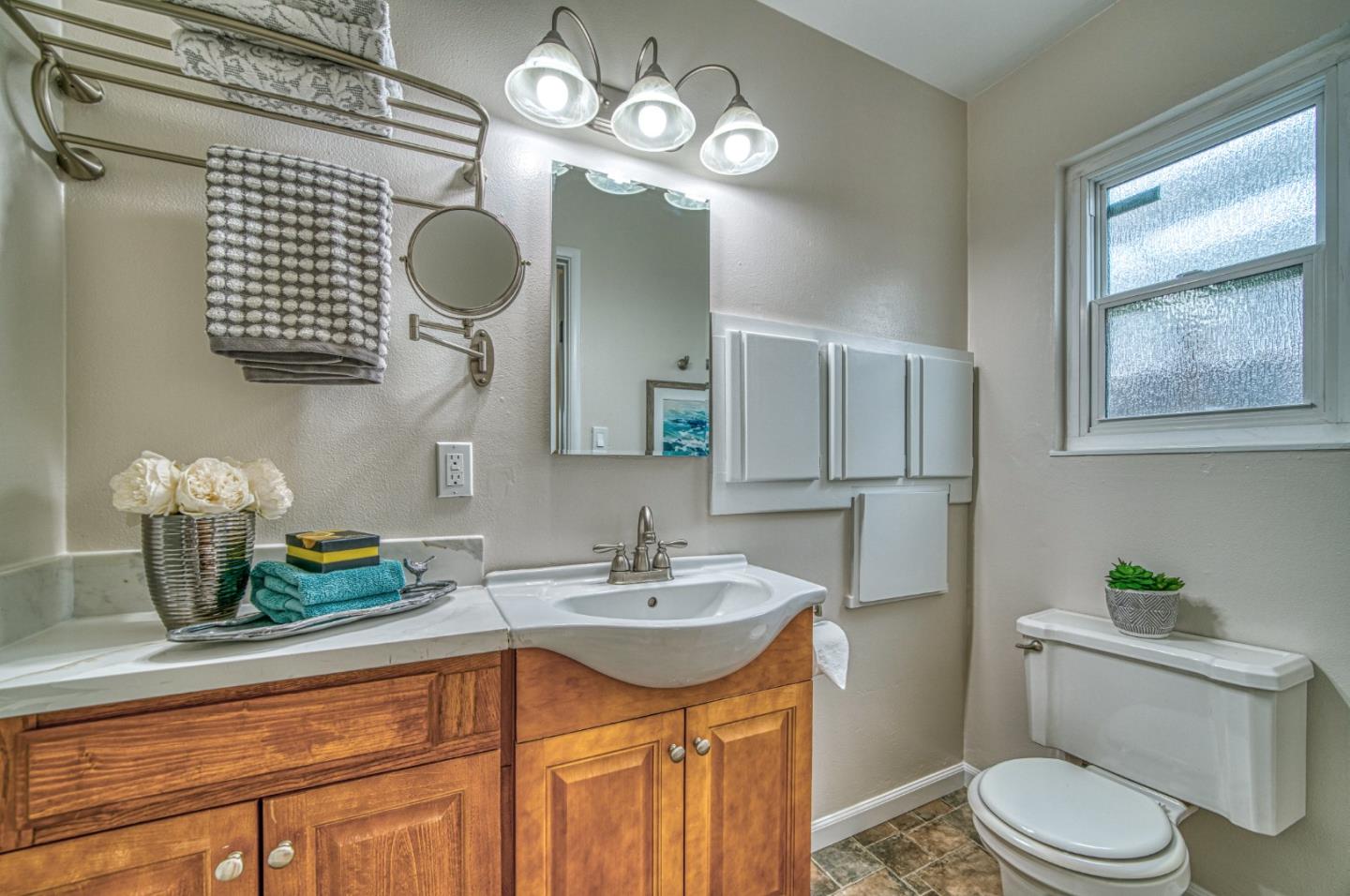 Detail Gallery Image 7 of 25 For 4821 Bannock Cir, San Jose,  CA 95130 - 3 Beds | 2 Baths