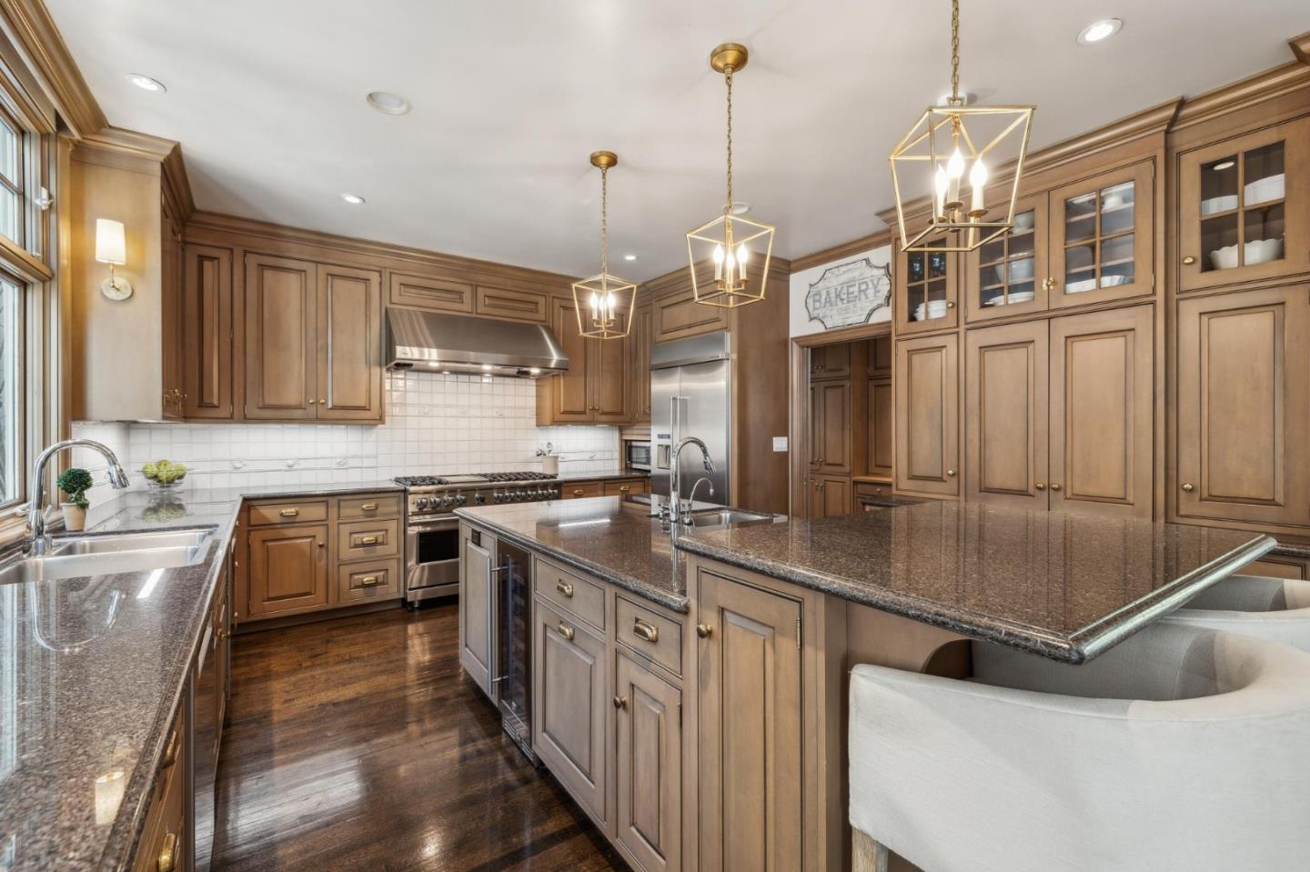 Detail Gallery Image 11 of 67 For 1585 Edgewood Dr, Palo Alto,  CA 94303 - 6 Beds | 6/1 Baths