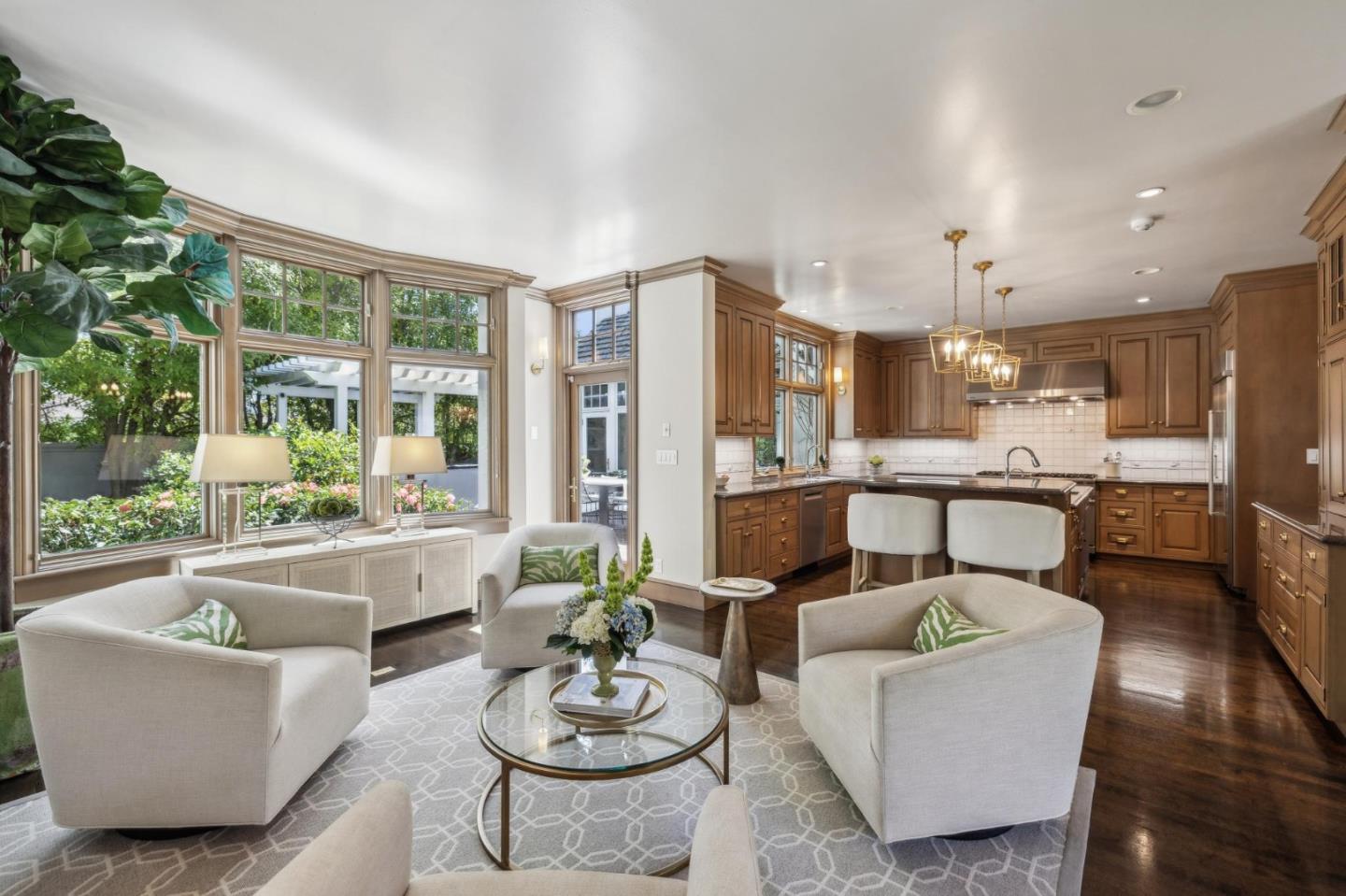 Detail Gallery Image 13 of 67 For 1585 Edgewood Dr, Palo Alto,  CA 94303 - 6 Beds | 6/1 Baths