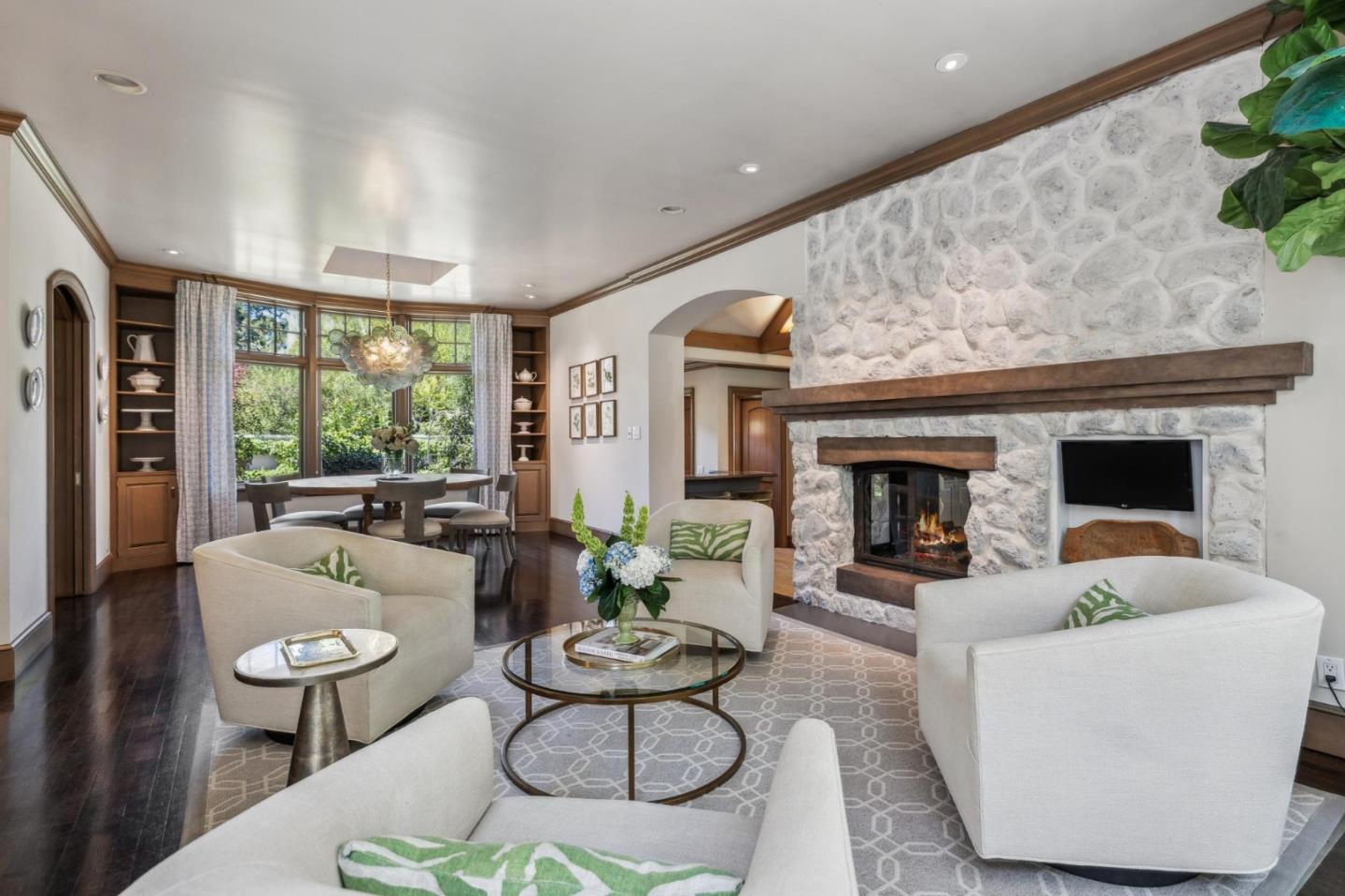 Detail Gallery Image 15 of 67 For 1585 Edgewood Dr, Palo Alto,  CA 94303 - 6 Beds | 6/1 Baths