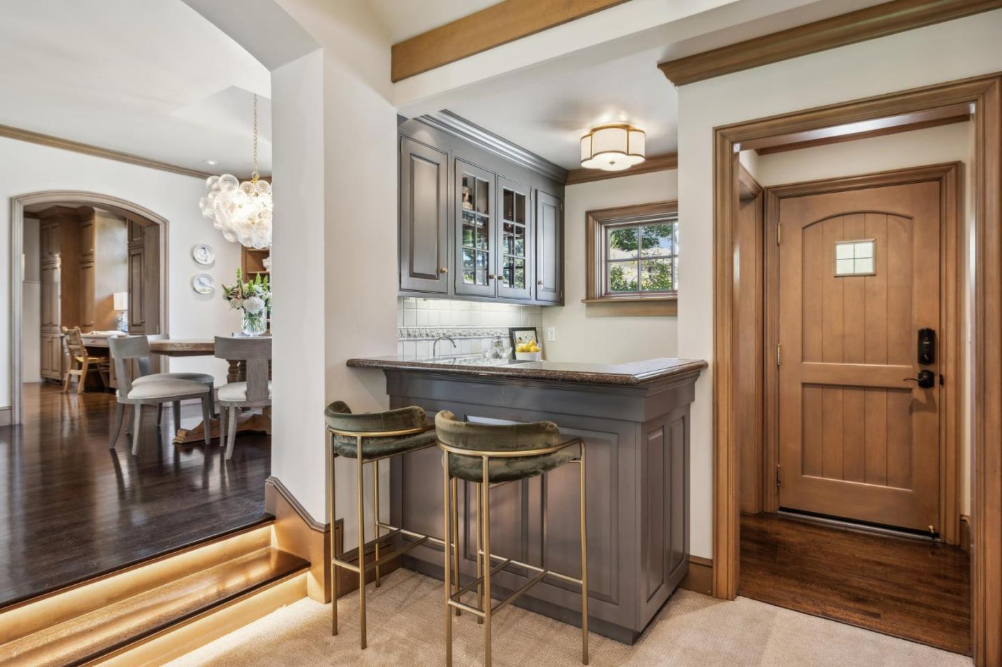 Detail Gallery Image 20 of 67 For 1585 Edgewood Dr, Palo Alto,  CA 94303 - 6 Beds | 6/1 Baths