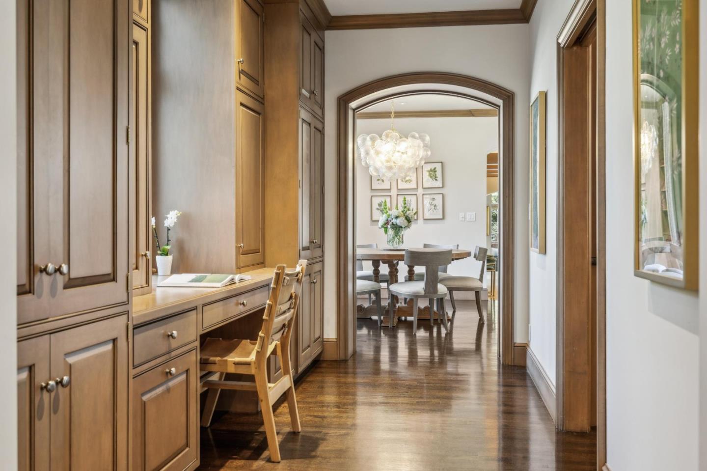 Detail Gallery Image 24 of 67 For 1585 Edgewood Dr, Palo Alto,  CA 94303 - 6 Beds | 6/1 Baths