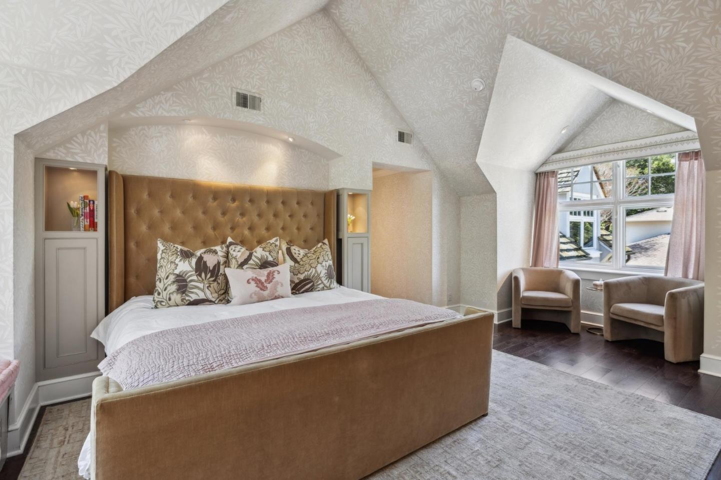 Detail Gallery Image 27 of 67 For 1585 Edgewood Dr, Palo Alto,  CA 94303 - 6 Beds | 6/1 Baths