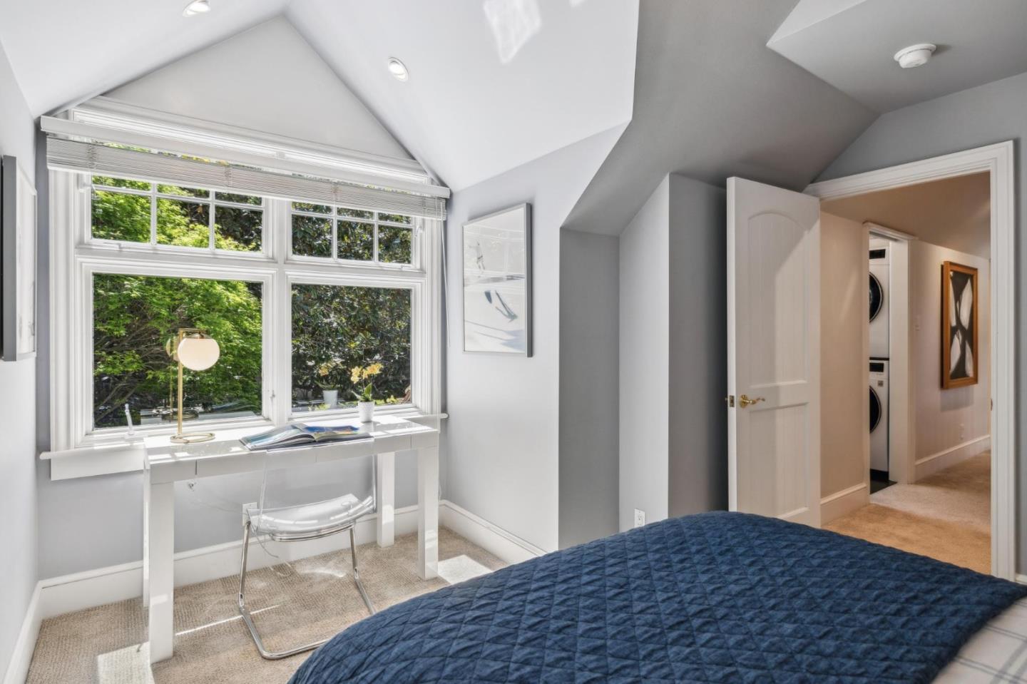 Detail Gallery Image 37 of 67 For 1585 Edgewood Dr, Palo Alto,  CA 94303 - 6 Beds | 6/1 Baths