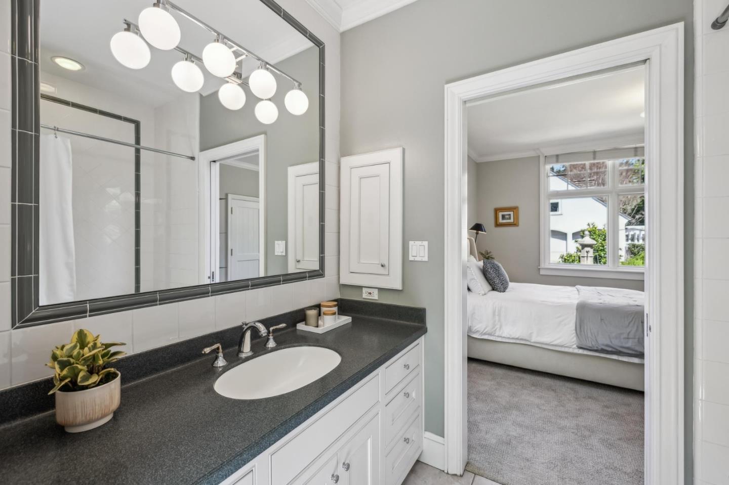 Detail Gallery Image 41 of 67 For 1585 Edgewood Dr, Palo Alto,  CA 94303 - 6 Beds | 6/1 Baths