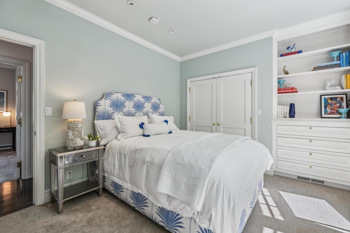 Detail Gallery Image 42 of 67 For 1585 Edgewood Dr, Palo Alto,  CA 94303 - 6 Beds | 6/1 Baths
