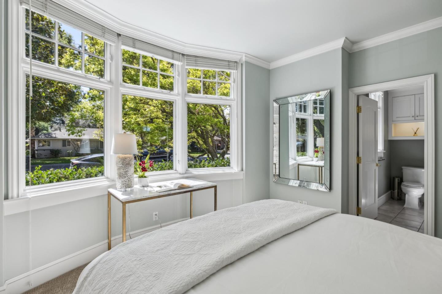 Detail Gallery Image 43 of 67 For 1585 Edgewood Dr, Palo Alto,  CA 94303 - 6 Beds | 6/1 Baths