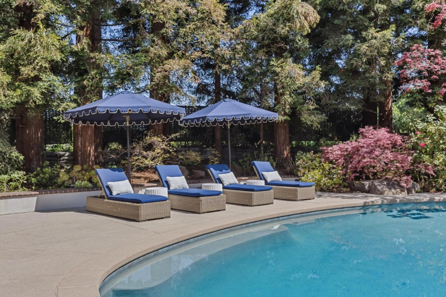 Detail Gallery Image 49 of 67 For 1585 Edgewood Dr, Palo Alto,  CA 94303 - 6 Beds | 6/1 Baths