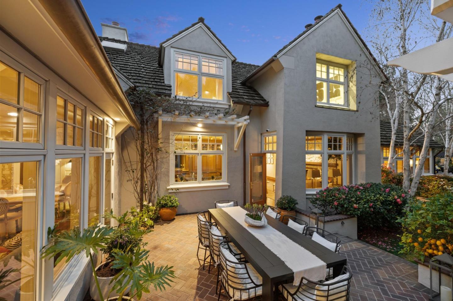 Detail Gallery Image 51 of 67 For 1585 Edgewood Dr, Palo Alto,  CA 94303 - 6 Beds | 6/1 Baths