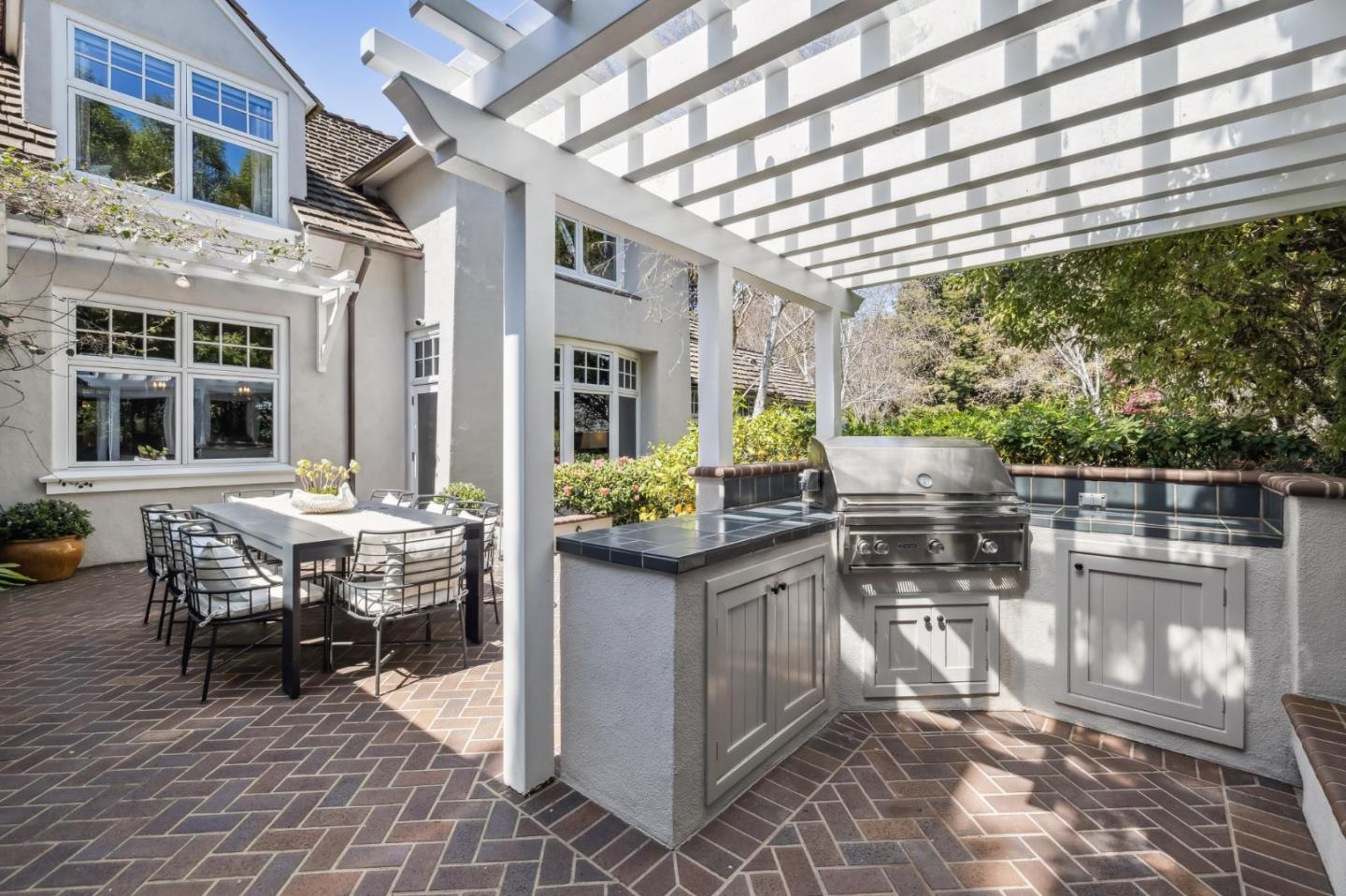 Detail Gallery Image 52 of 67 For 1585 Edgewood Dr, Palo Alto,  CA 94303 - 6 Beds | 6/1 Baths