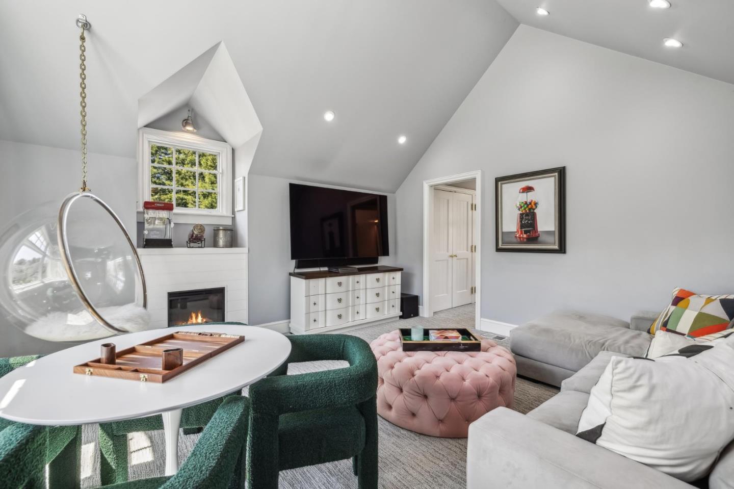 Detail Gallery Image 56 of 67 For 1585 Edgewood Dr, Palo Alto,  CA 94303 - 6 Beds | 6/1 Baths
