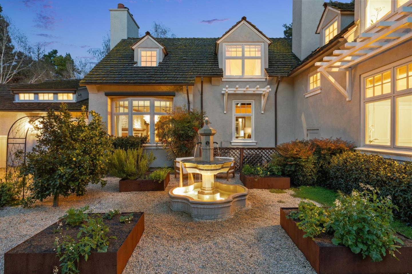 Detail Gallery Image 59 of 67 For 1585 Edgewood Dr, Palo Alto,  CA 94303 - 6 Beds | 6/1 Baths