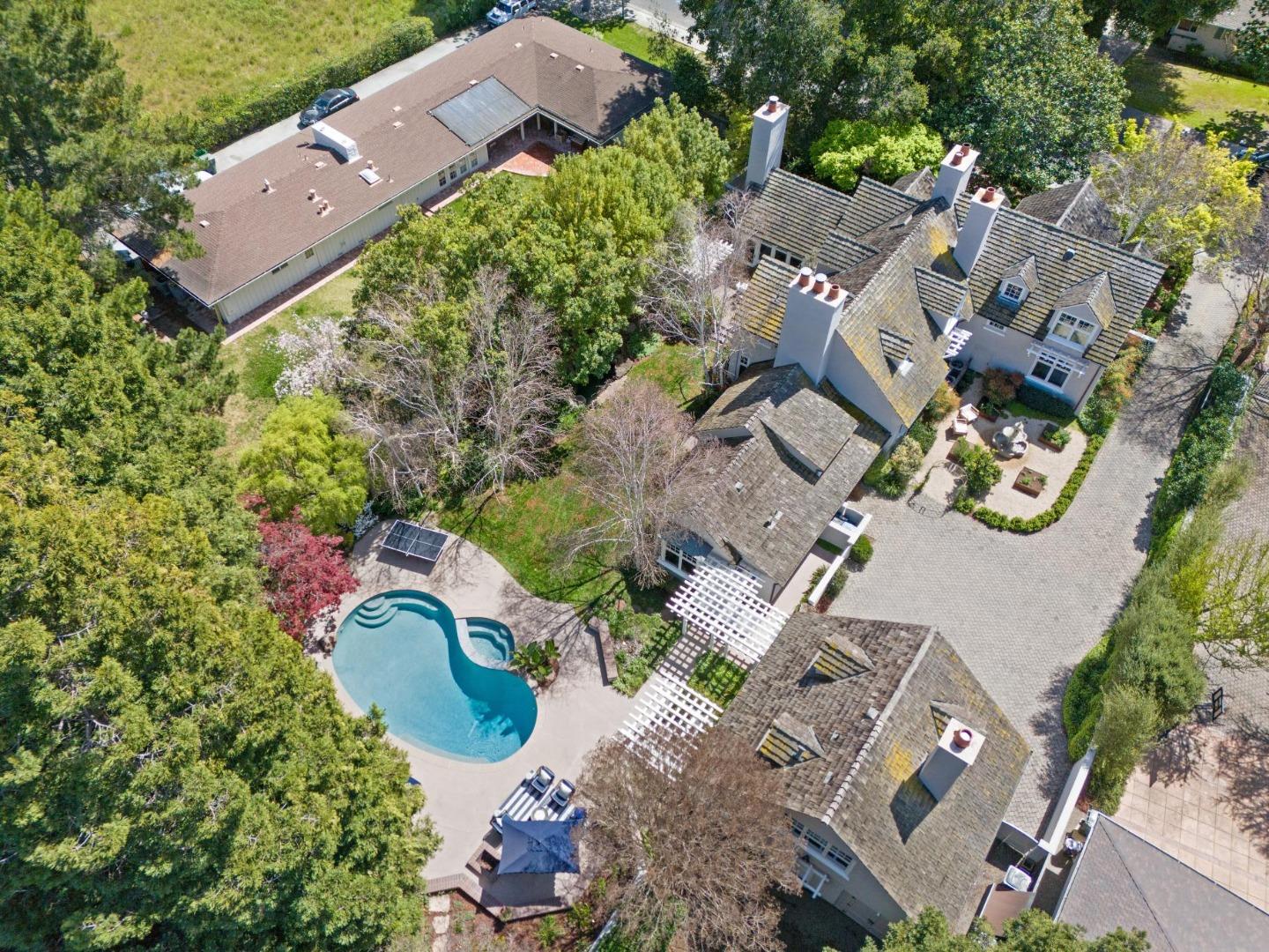 Detail Gallery Image 64 of 67 For 1585 Edgewood Dr, Palo Alto,  CA 94303 - 6 Beds | 6/1 Baths