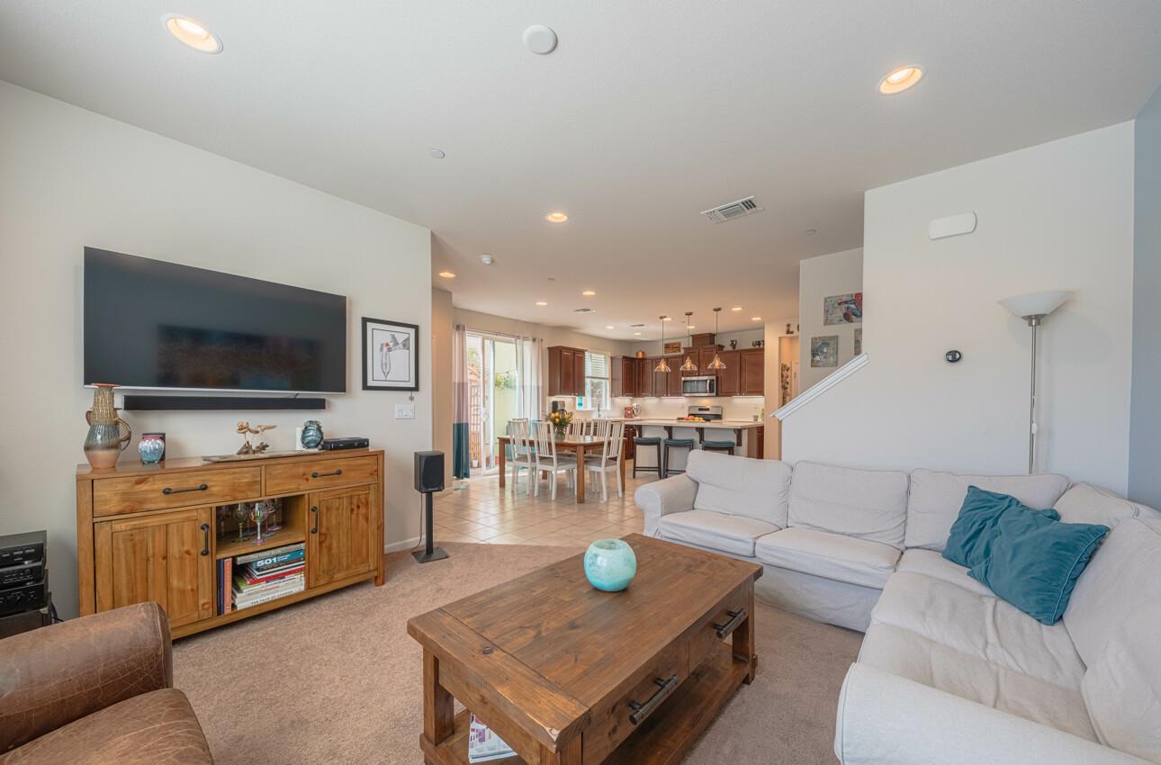 Detail Gallery Image 12 of 35 For 16714 Pickett Ln, East Garrison,  CA 93933 - 3 Beds | 2/1 Baths