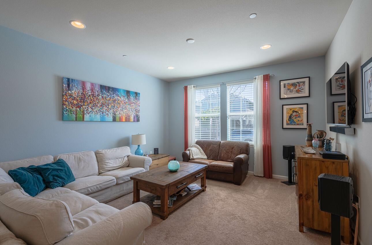 Detail Gallery Image 13 of 35 For 16714 Pickett Ln, East Garrison,  CA 93933 - 3 Beds | 2/1 Baths