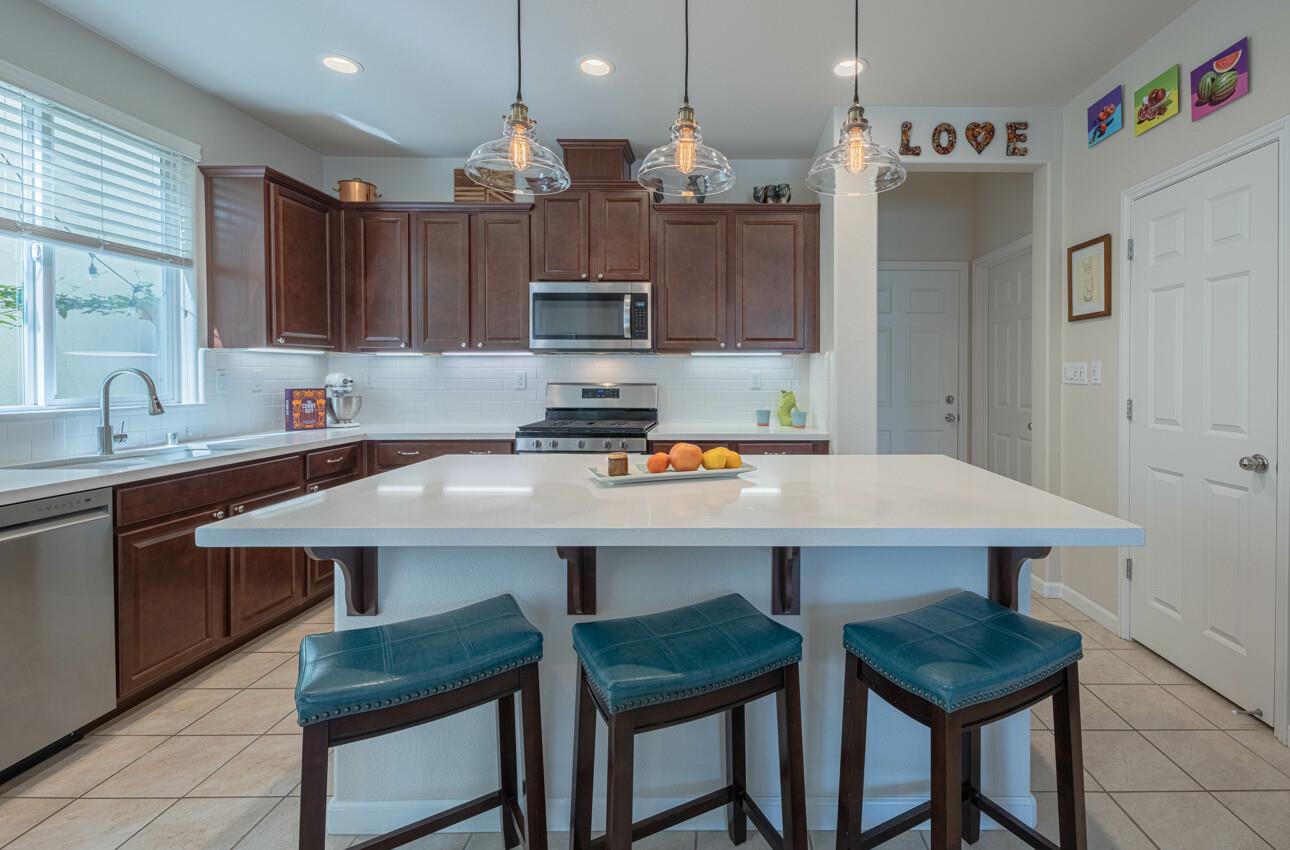 Detail Gallery Image 6 of 35 For 16714 Pickett Ln, East Garrison,  CA 93933 - 3 Beds | 2/1 Baths