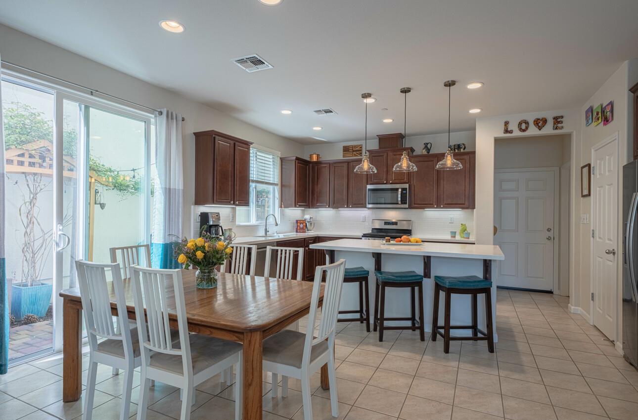 Detail Gallery Image 7 of 35 For 16714 Pickett Ln, East Garrison,  CA 93933 - 3 Beds | 2/1 Baths