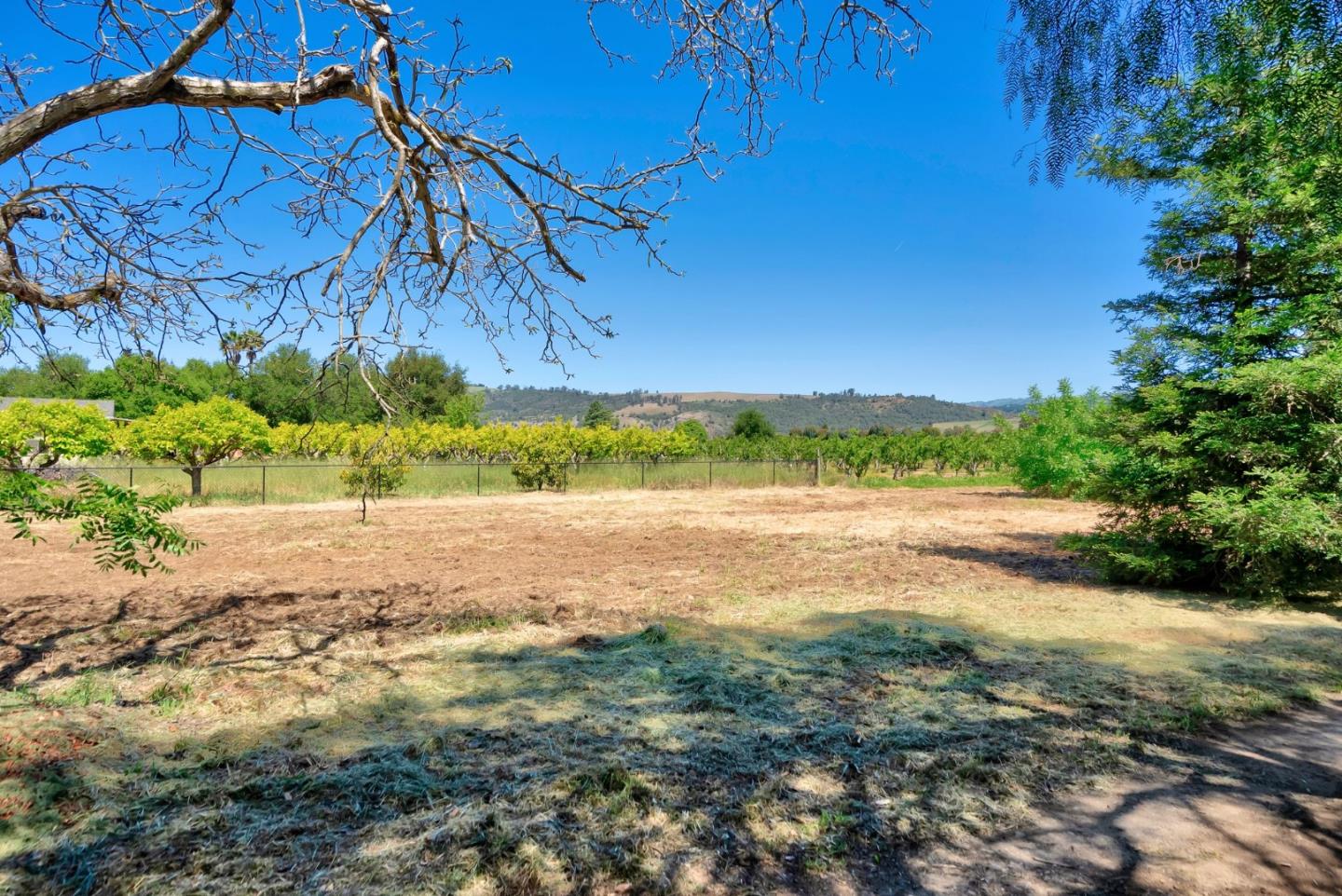 Detail Gallery Image 4 of 40 For 17780 Elm Rd, Morgan Hill,  CA 95037 - 2 Beds | 1 Baths